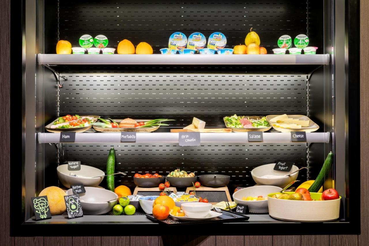 Hotel Moxy 3*